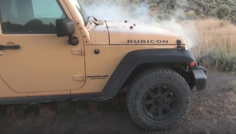 Illustration for article titled Off-Road Vlogger Records His Jeep Wrangler Going Up in a Huge Fireball
